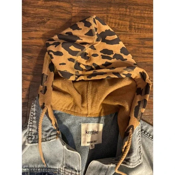 Kensie Jeans Hooded Jean Jacket Women's- Leopard Print.  Size Medium! - Picture 5 of 5